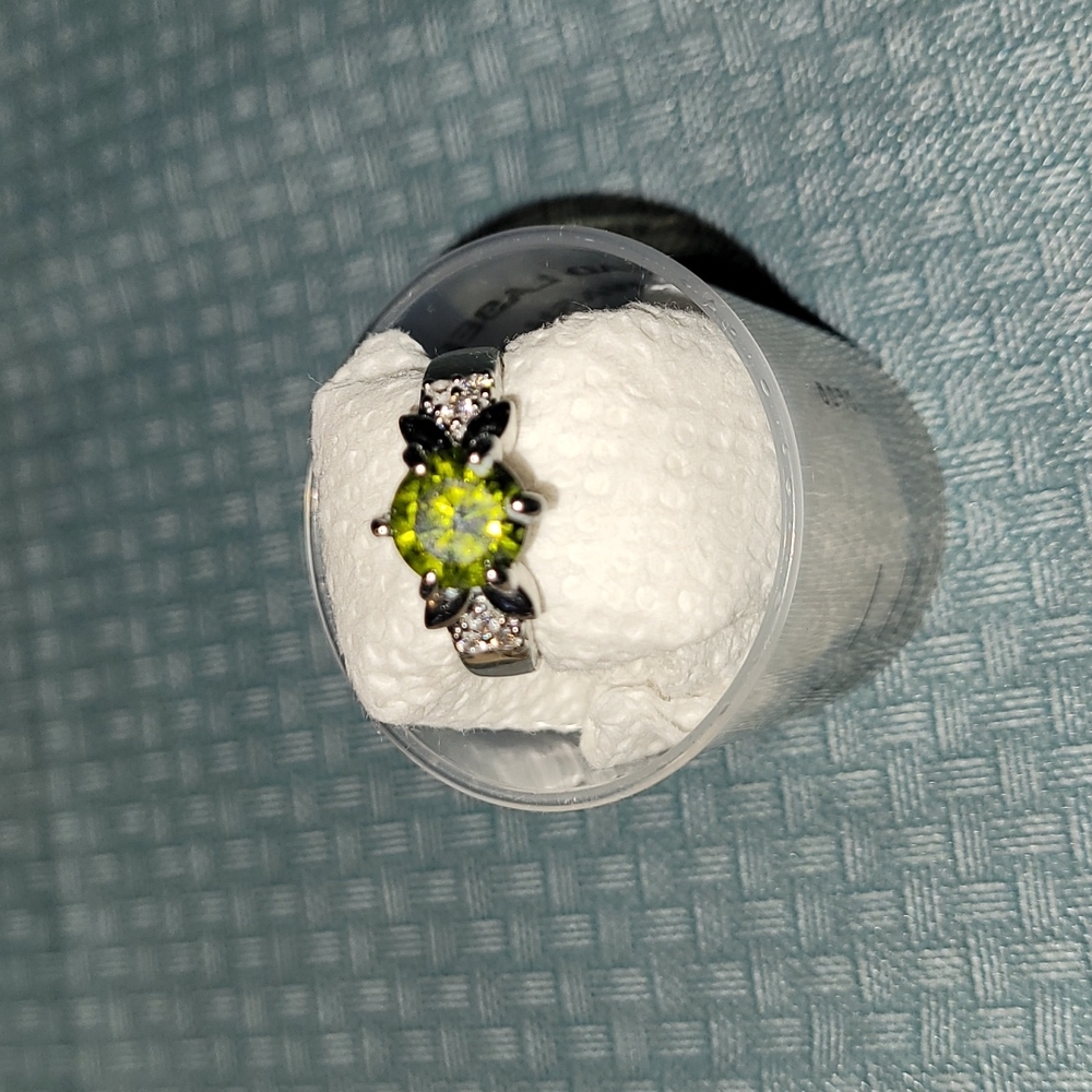 Size 7 sterling silver and sage green stone